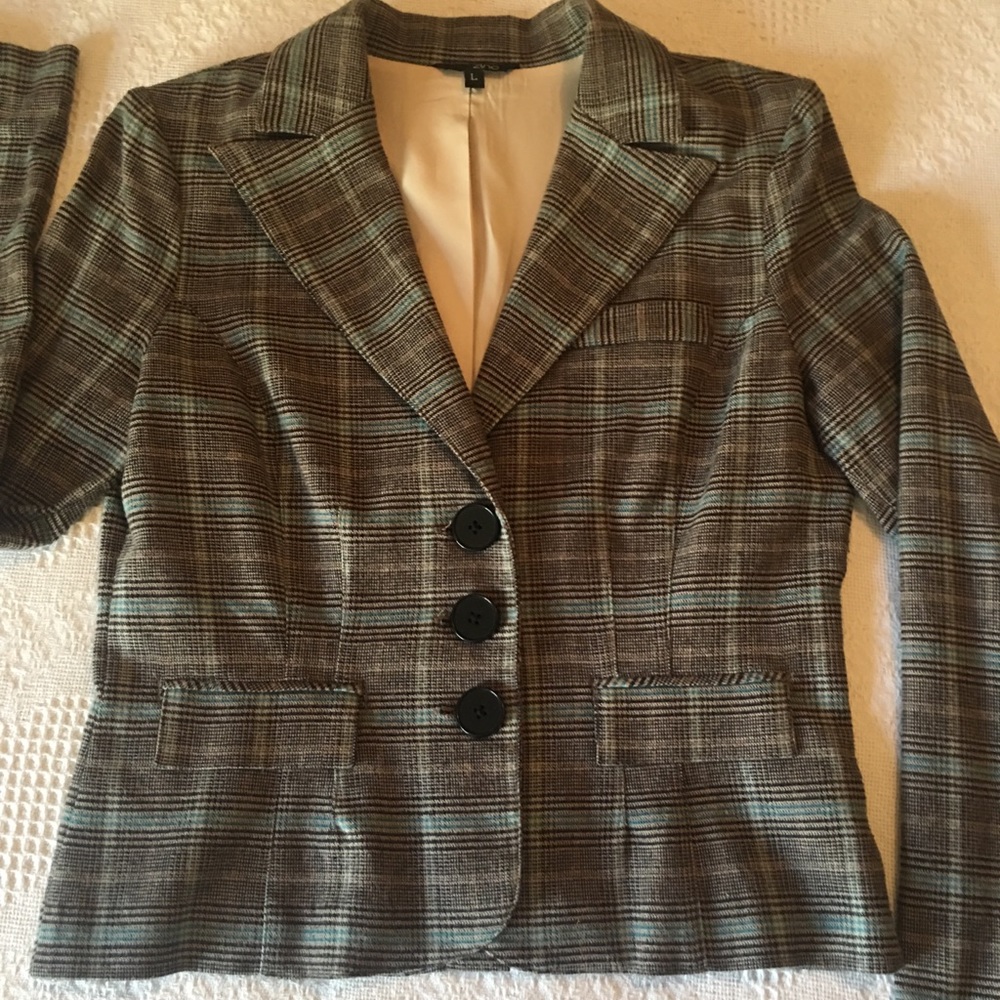 Blazer - Picture 6 of 8